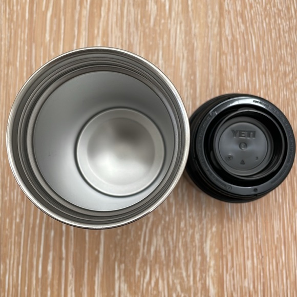 NWT Yeti 12oz Rambler with Leakproof Hotshot Cap - Picture 5 of 5